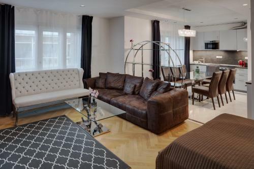 39 Dlouha Old Town Apartment