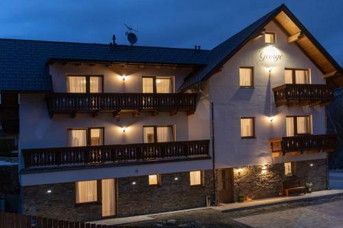 Hostal Pension George