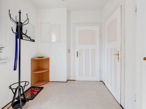 Cozy Apartment In Altenfeld With Garden