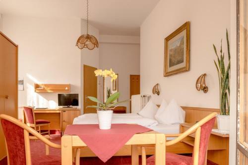 Hostal Hotel-pension Heimburg