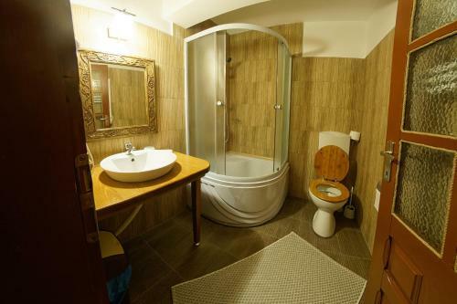 Casa Bunicii Din Bucovina