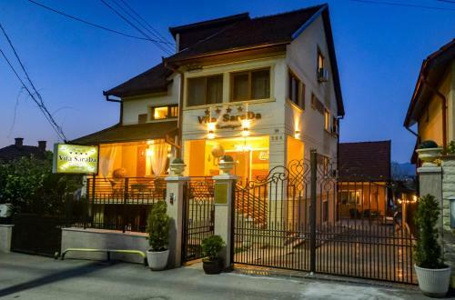 Hostal Vila Sarada