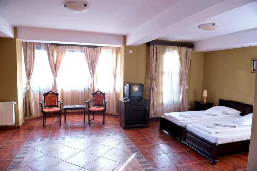Hostal Lavric Bistro Pension