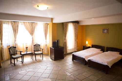 Hostal Lavric Bistro Pension