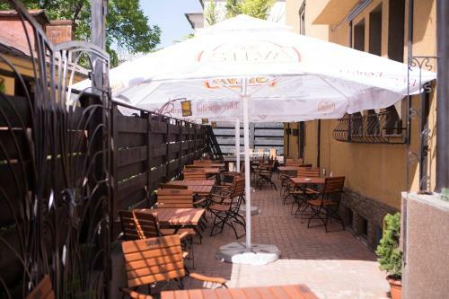 Hostal Lavric Bistro Pension