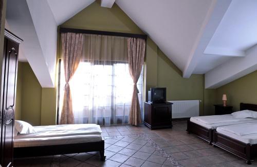 Hostal Lavric Bistro Pension