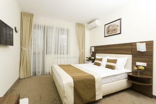 Hotel Coroana De Aur