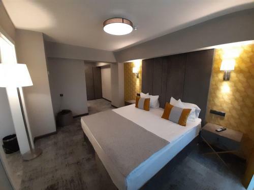 Univers T Hotel