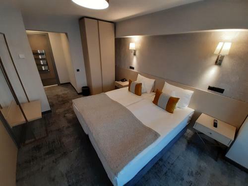 Univers T Hotel