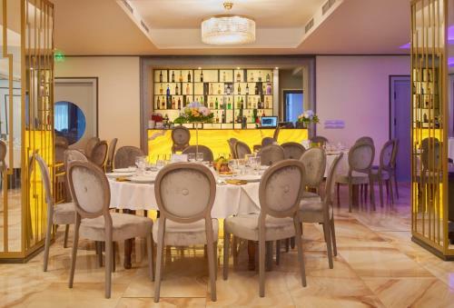 Univers T Hotel