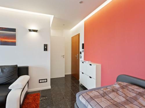 Captivating Holiday Home In Frankfurt With Netflix