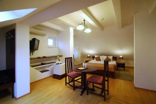 Hostal Pensiunea Elite
