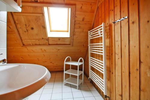 Holiday Home Gro�sch�nau - Dmg08100h-f