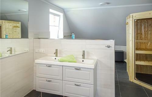 Nice Holiday Home In Gro� Schwansee With 3 Bedrooms