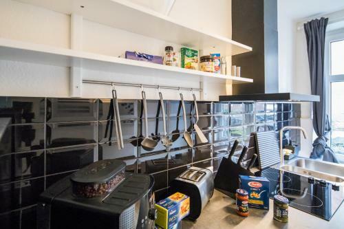 Stylish 2 Room Apartment +new Bathroom & Kitchen