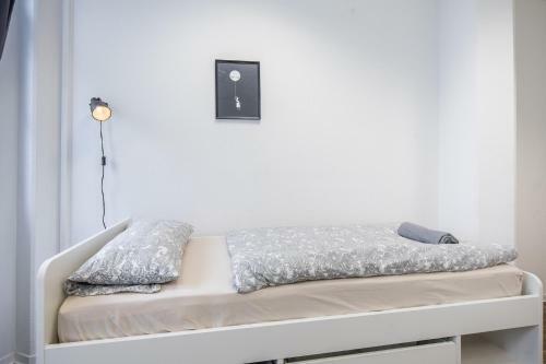 Spacious Apartment In Hamburg For 12