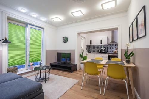 Stylish & Cosy Apartment Next To The U-bahn