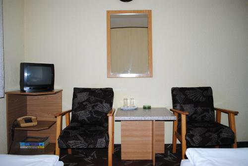 Hotel West