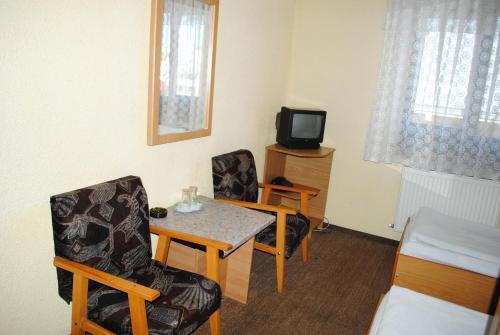 Hotel West