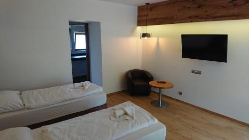 Hotel Dv?r Pec�nov
