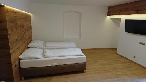 Hotel Dv?r Pec�nov