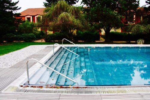 Hotel Dv?r Pec�nov