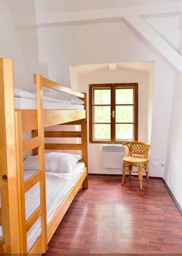 Hotel Dv?r Pec�nov