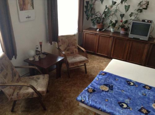 Hostal At Pension