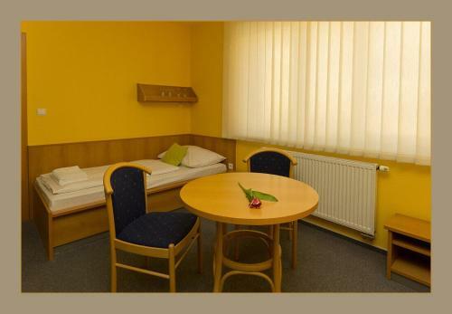 Hotel Imos