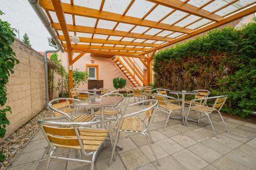 Hostal Penzion U Kostela