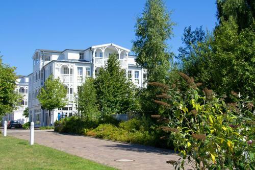 Apartamento Appartement Vilm Mit Seeblick Und Balkon