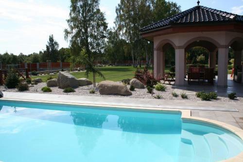 Hostal Nobless Resort