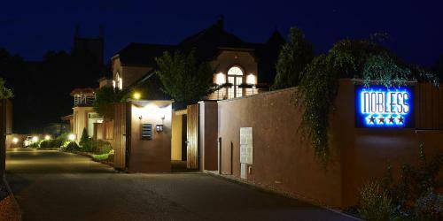 Hostal Nobless Resort