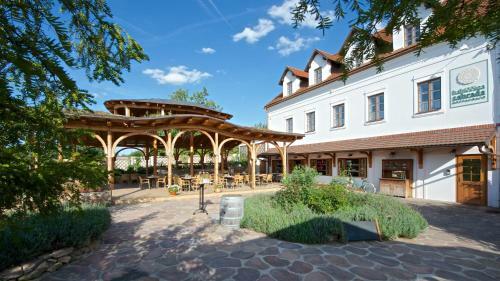 Hostal Babi??ina Zahrada Penzion & Restaurant