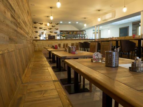 Hostal Penzion Bowling Bar