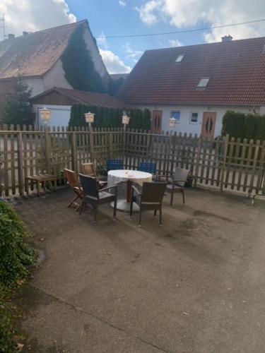 Bed & Breakfast Kreuz! Einfach. G�nstig. Schlafen.
