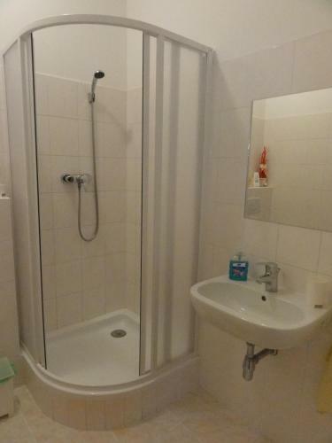 Hostal Penzion U Hradeb