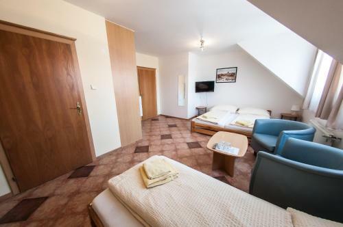 Hostal Penzion Eden