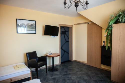 Hostal Penzion Eden