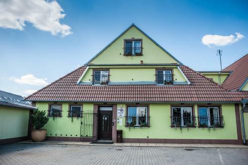 Hostal Penzion Eden