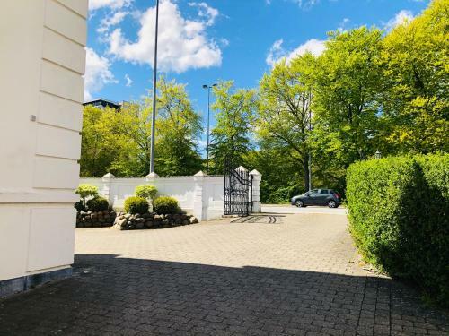 Adnana - Villa Firenze - 2 Bedrooms Bright Apartment