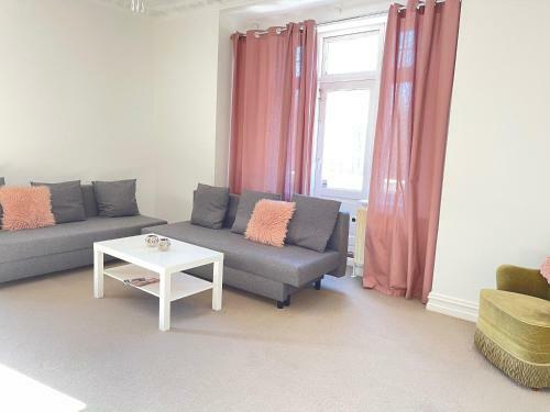 Adnana - Villa Firenze - 2 Bedrooms Bright Apartment