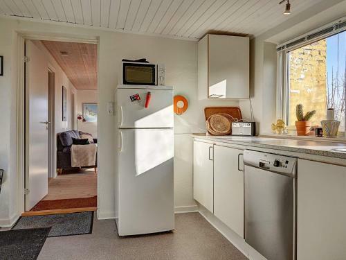 Two-bedroom Holiday Home In Henne 11