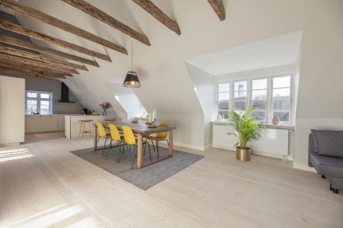 Bed & Breakfast Adnana - Modern Living - Masters Room
