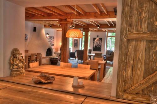 Hostal Statek Samsara