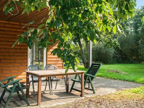 8 Person Holiday Home In Bl�vand