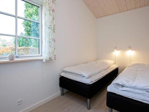 Two-bedroom Holiday Home In V�ggerl�se 22