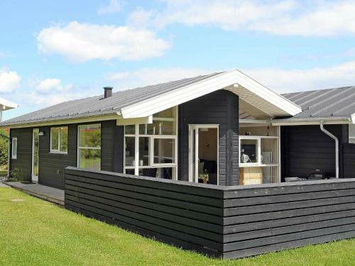 Two-bedroom Holiday Home In Tranek�r 3