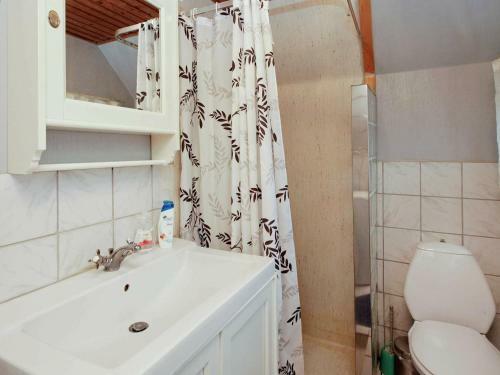 Three-bedroom Holiday Home In Fr�rup 4
