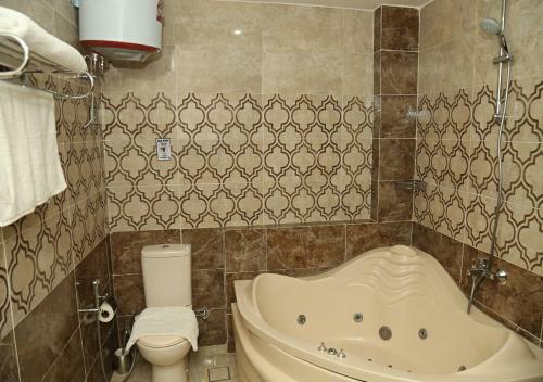 Hostal Pyramids Shadow Guest House